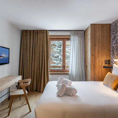Neuf Avec Cuisine Equipee Et Parking A Meribel - Fr-1-565-80 *